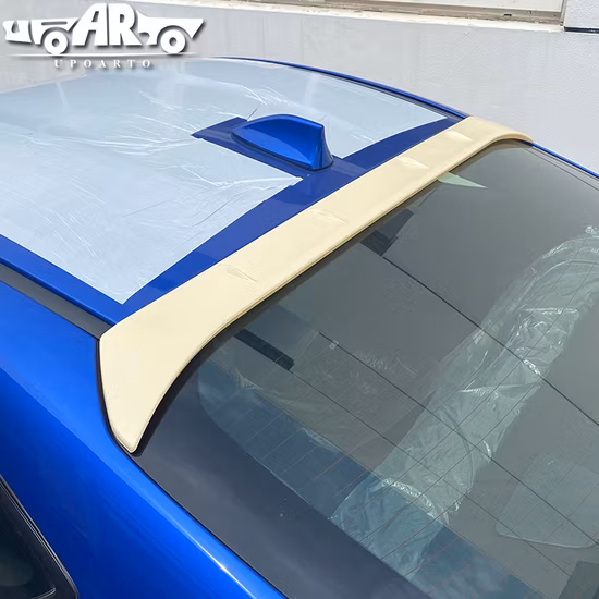 Beispiel für ein individuelles Autozubehör für den Ford Focus RS Style Dachheckspoiler Schrägheck 2012